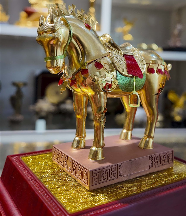 Tượng ngựa tài lộc mẫu 10