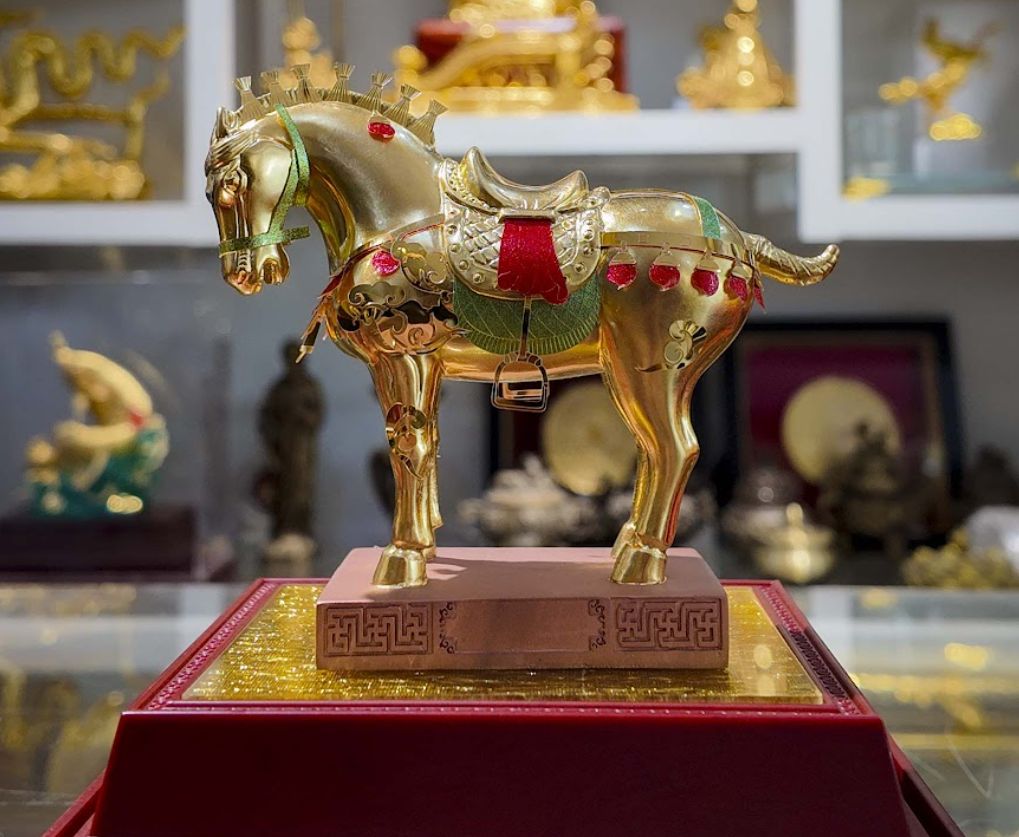 Tượng ngựa tài lộc mẫu 10