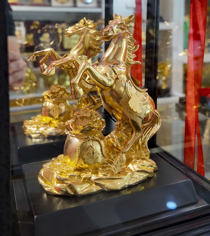 Tượng ngựa tài lộc mẫu 11