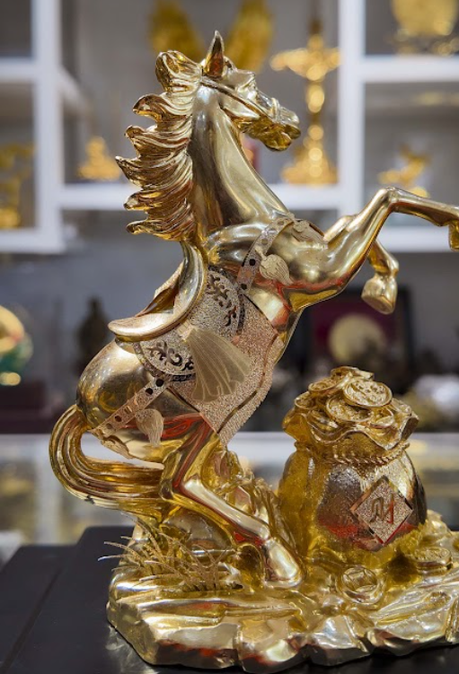 Tượng ngựa tài lộc mẫu 11