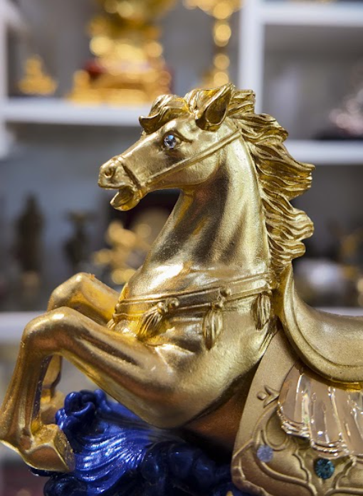 Tượng ngựa tài lộc mẫu 6