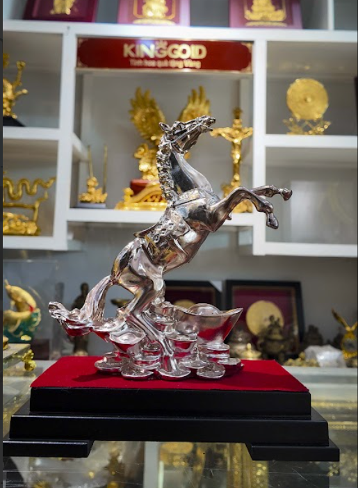 Tượng ngựa tài lộc mẫu 7