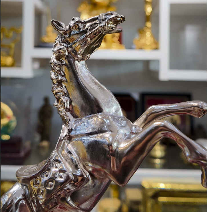 Tượng ngựa tài lộc mẫu 7