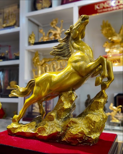 Tượng ngựa tài lộc mẫu 9