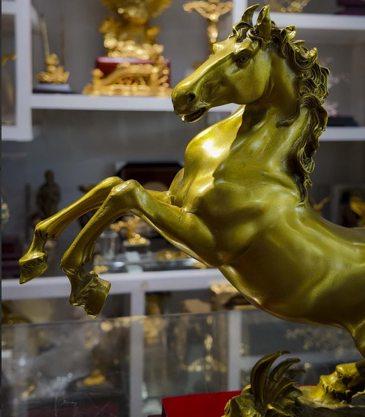 Tượng ngựa tài lộc mẫu 9