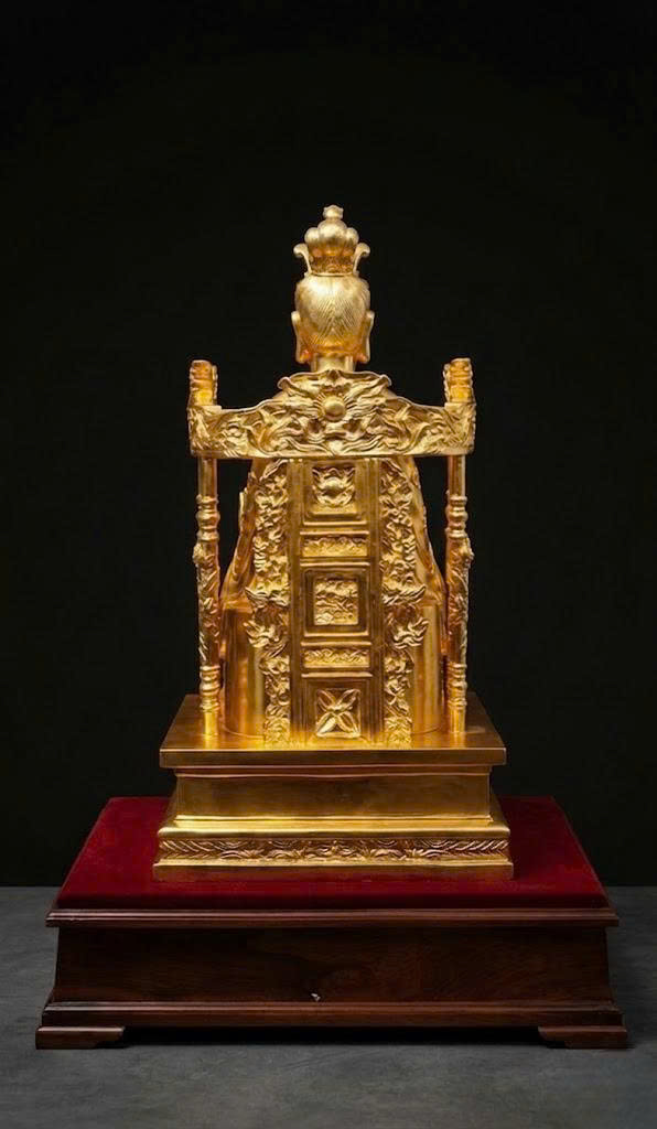 Tượng Quốc Mẫu Âu Cơ Mạ Vàng