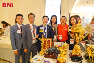 Gợi ý 5 món quà tặng sếp chuyển công tác sang trọng, phong thủy và đầy ý nghĩa