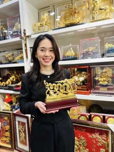 Quà Tặng Lãnh Đạo Nghỉ Hưu – Tri Ân Tinh Tế, Tôn Vinh Đóng Góp cho Cơ Quan, Doanh nghiệp