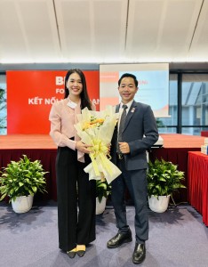 Bí Quyết Chọn Quà Tặng Sếp Nam Tinh Tế Theo Phong Thủy & Chức Vụ