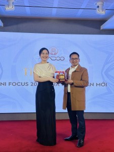 Tại Sao Quà Tặng Mạ Vàng Là Lựa Chọn Cao Cấp Cho Doanh Nhân?