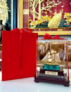 Quà Cuối Năm Doanh Nghiệp: Tuyệt Tác Quà Vàng Tri Ân Khách Hàng & Đối Tác