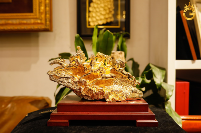 Tượng Ngựa Vàng “Mã Đáo Thành Công” – Thiết Kế & Chế Tác Thủ Công 