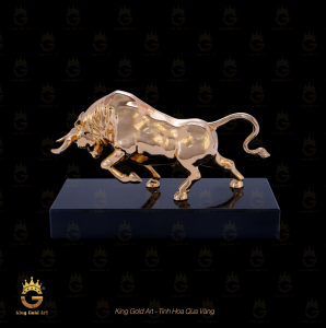 Tượng Bò Tài Chính Mạ Vàng Từ King Gold Art – Đồ Đồng Việt: Biểu Tượng Thịnh Vượng Và Thành Công