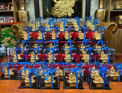 Tượng rồng vàng – Quà tặng doanh nghiệp sang trọng và ý nghĩa phong thủy