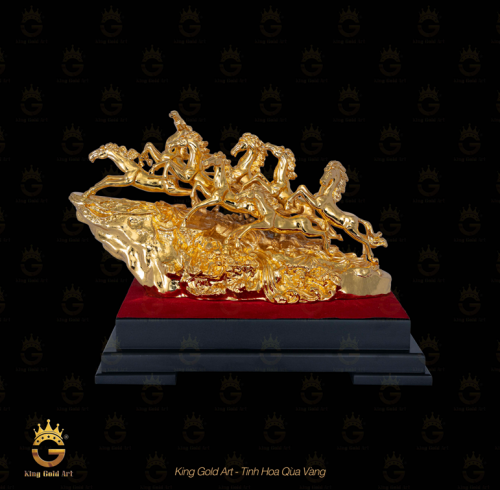 Tượng ngựa mạ vàng Bát Mã