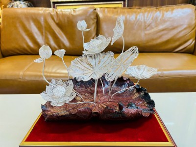 Hoa Sen Bạc – Vẻ Đẹp Thanh Khiết Từ Bạc Nguyên Chất