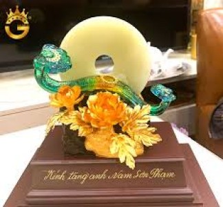 Gậy Như Ý Mạ Vàng – Biểu Tượng Quyền Uy và May Mắn