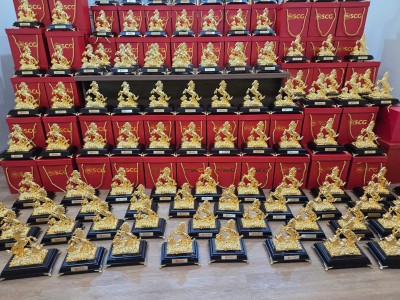 King Gold Art chế tác tượng ngựa mạ vàng 24K cho SHG