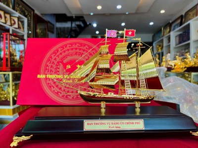 Thuyền Buồm Mạ Vàng – Biểu Tượng Thuận Buồm Xuôi Gió