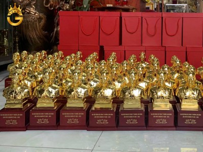 Tượng Chân Dung Bác Hồ Kỷ Niệm 135 Ngày Sinh Chủ Tịch Hồ Chí Minh