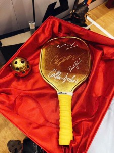 Vợt Pickleball Dát Vàng Của Đinh Lâm Tới – Ký Tên Bởi Ben Johns