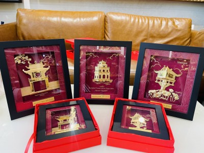 Quà tặng đối tác Hàn Quốc: Tranh vàng văn hóa Thủ đô tinh tế