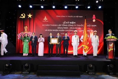 Quà Tặng Kỷ Niệm Thành Lập Công Ty – Vinh Danh Cột Mốc Quan Trọng, Khẳng Định Thương Hiệu