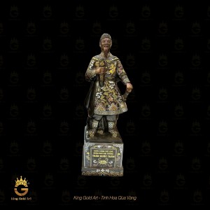 Tượng Hưng Đạo Đại Vương Trần Quốc Tuấn