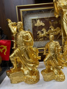 Tượng Hưng Đạo Đại Vương Trần Quốc Tuấn Bằng Đồng Mạ Vàng - Khí Phách Hào Hùng Dân Tộc