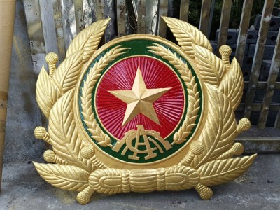 Thi Công Logo Tòa Nhà Bằng Đồng: Khẳng Định Vị Thế & Sự Uy Nghiêm