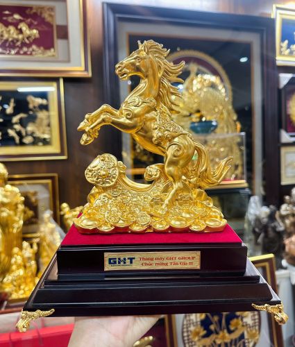 Quà tặng doanh nghiệp 2026 bính ngọ - mã đáo thành công