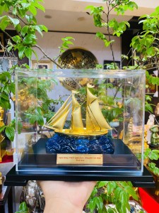 Thuận Buồm Xuôi Gió Mạ Vàng Mix Ngọc: Quà Tặng Doanh Nhân