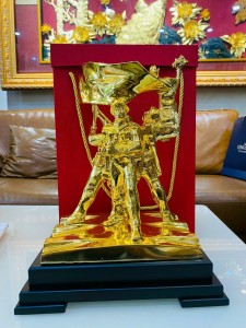 Tượng Chiến Thắng Điện Biên Phủ Đồng Mạ Vàng Cao 30cm